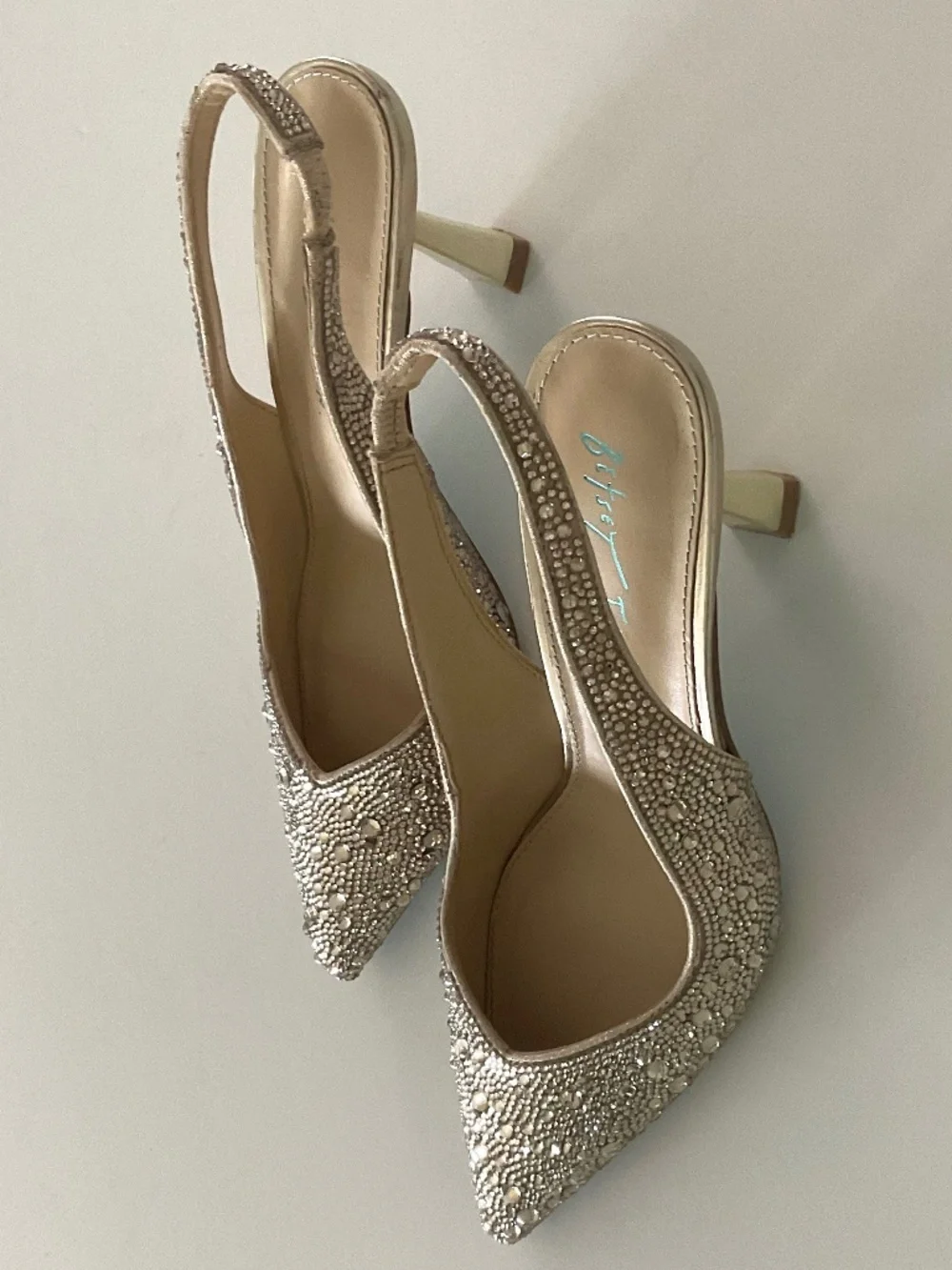 BETSEY JOHNSON Clark Slingback Pointed Toe Rhinestone Pump in Light Gold Size 6